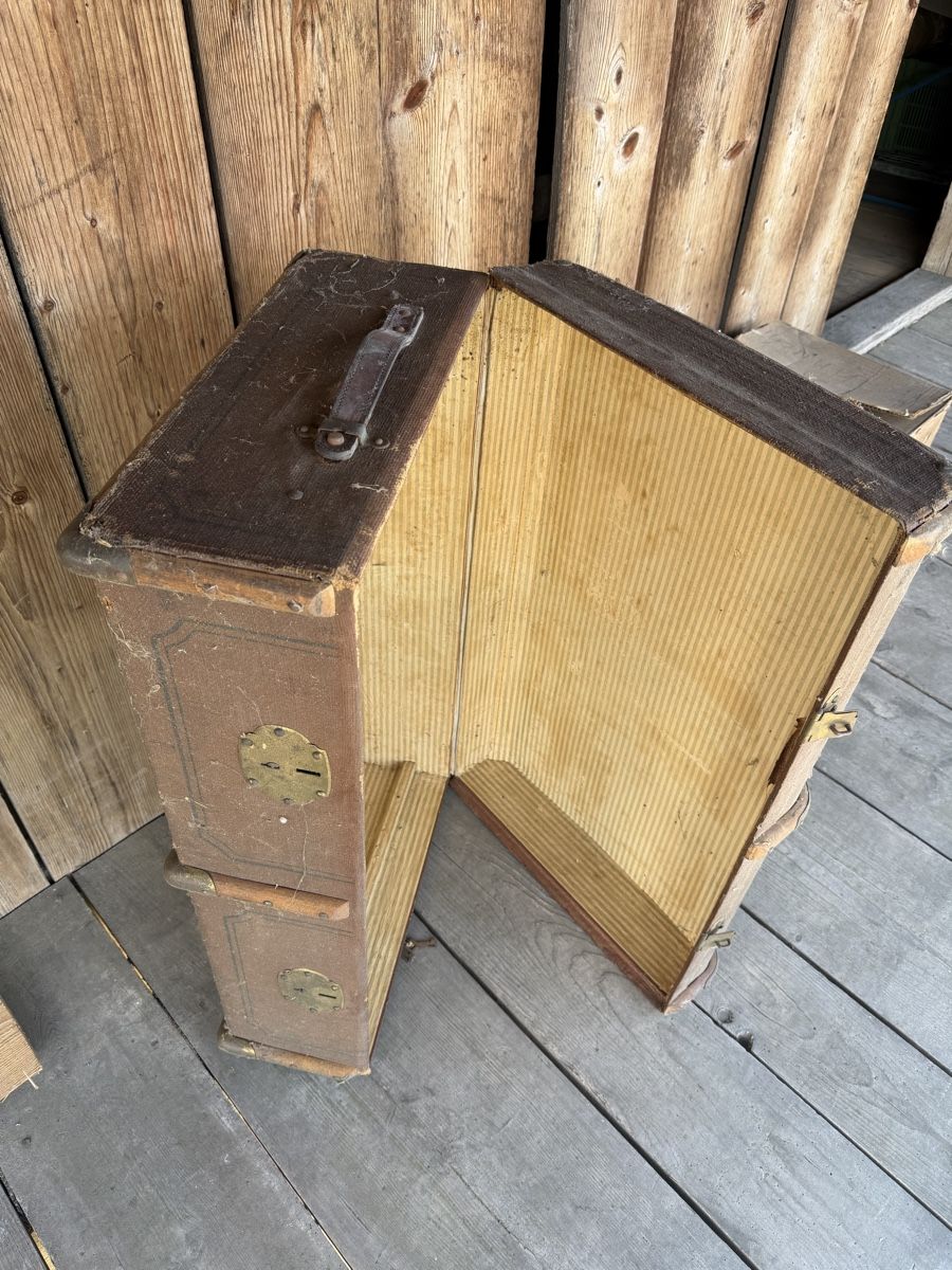 Reisekoffer: Vintage Koffer alt – Gebraucht aus Frauenfeld von WegmannHolzprodukte