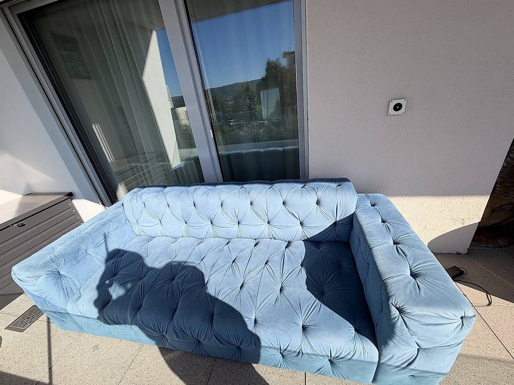 Sofas: Samtsofa mit Knopfheftung – Gebraucht aus Oberengstringen von aGiiP 3