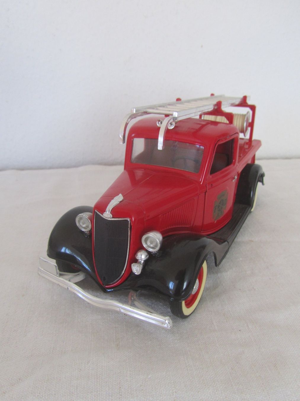 Ford Modellini d'auto: Feuerwehrauto Modellauto, Beverly Hills, Ford V8 – Usato da Seengen venduto da mikelele 5
