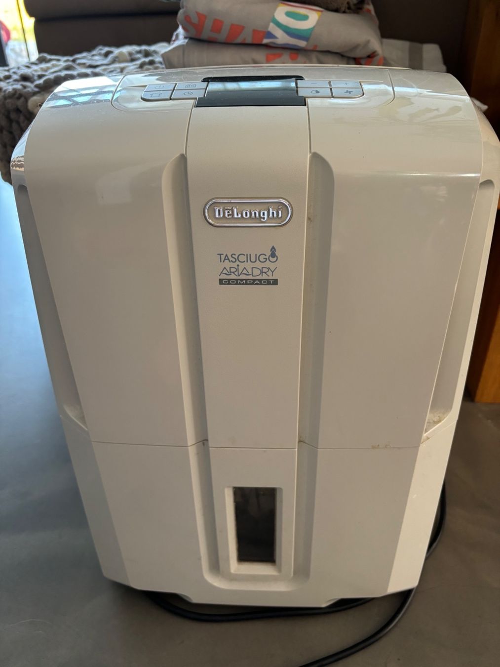 De'Longhi Luftentfeuchter: Déshumidificateur DeLonghi DDS25. Eviter des moisissures – Gebraucht aus Tannay von paraplu