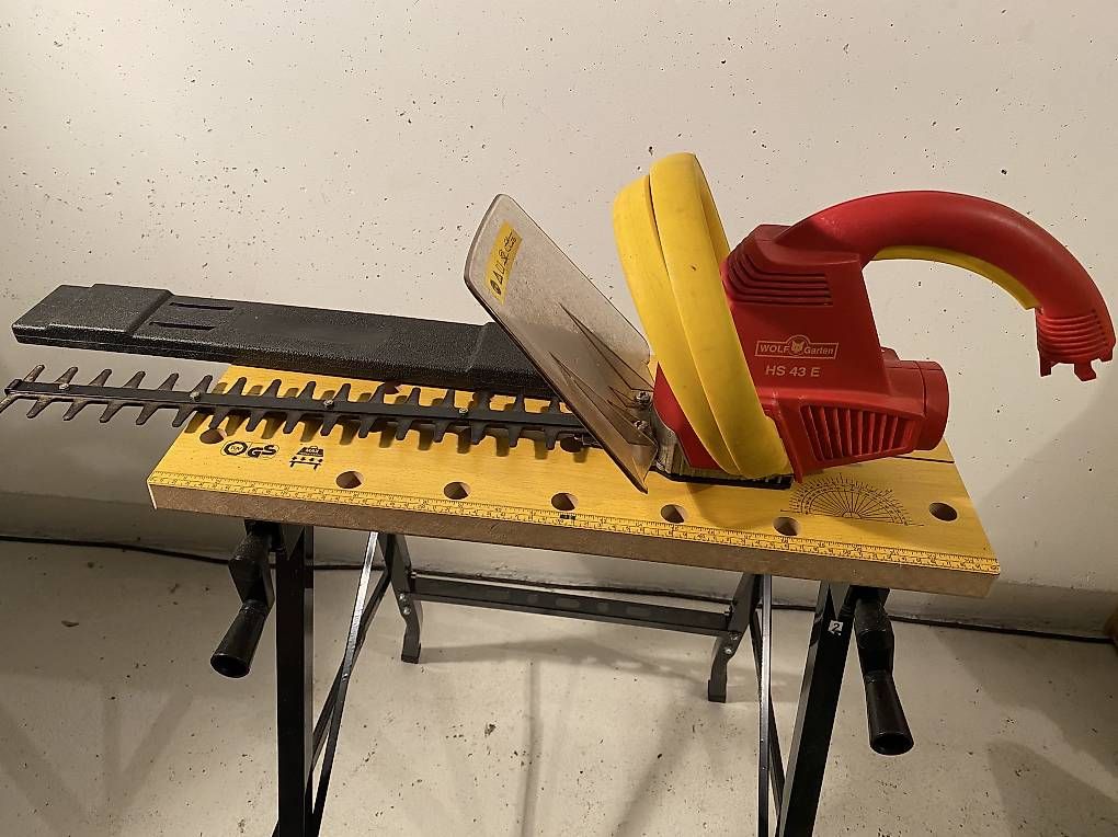Tous les outils: Heckenschere  – D'occasion à Volketswil par Ahot 3