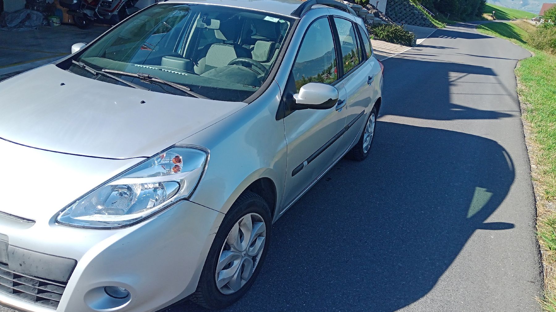 Renault Autos: Renault Clio 1.2 Grandtour – D'occasion à Hünenberg par Suerli 1