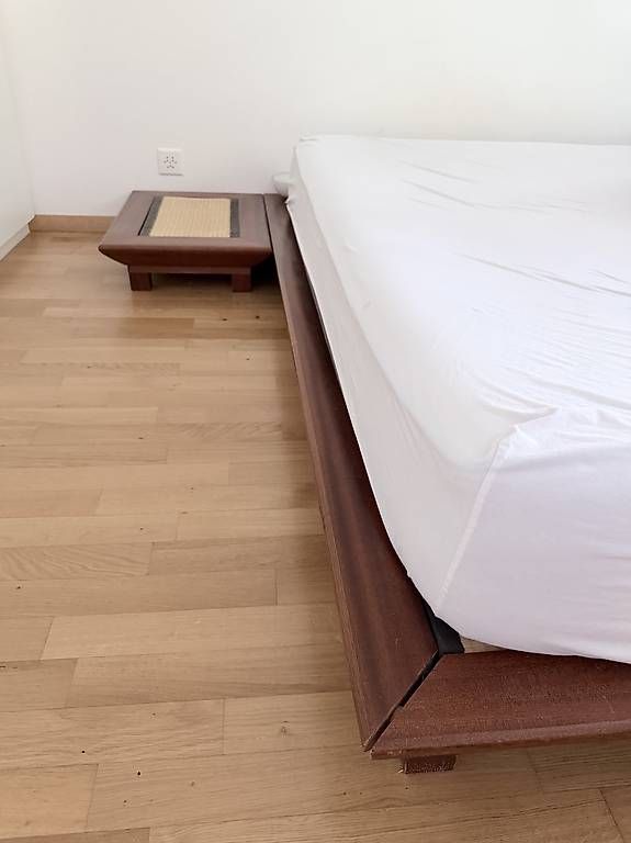Letti: Lit bas design en bois massif – Usato da Lausanne venduto da juliejulia