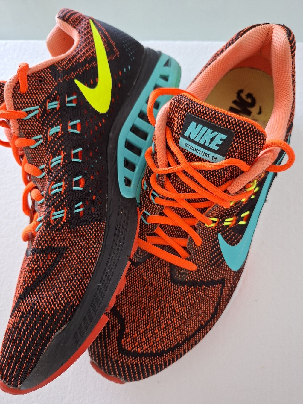 Scarpe da uomo: Chaussures de course Nike Structure 18 noires, orange – Usato da Renens VD venduto da ser_j2fn