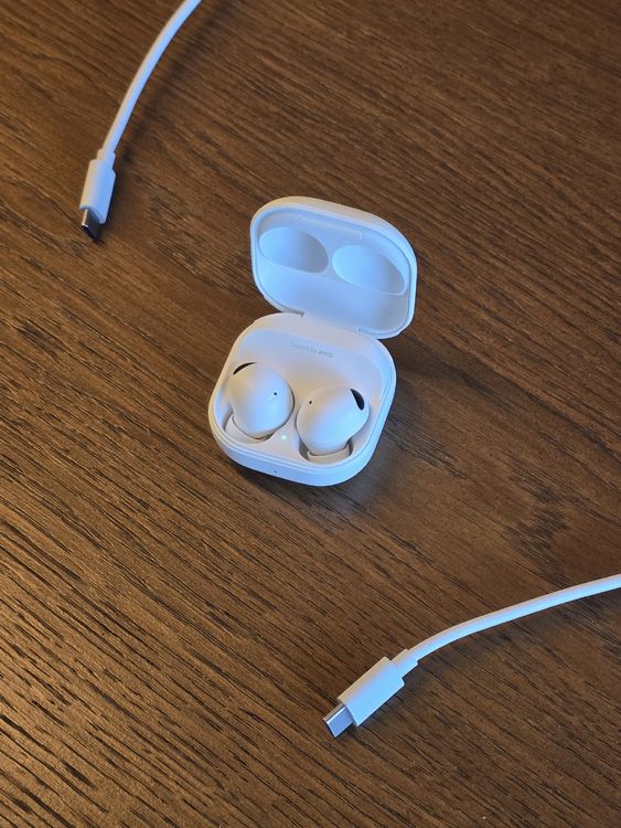 Samsung Galaxy Buds2 Pro mit Kabel 5
