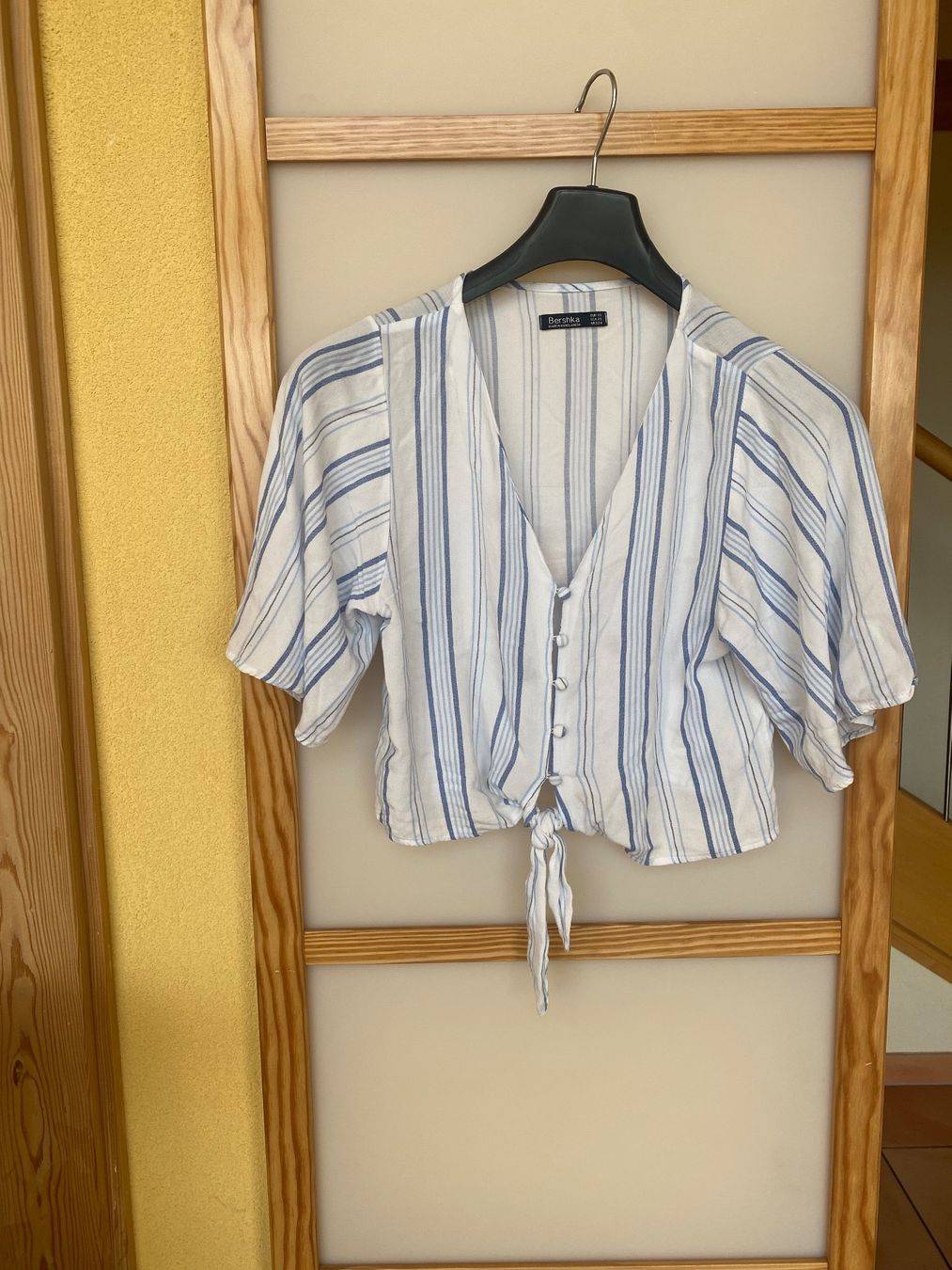 Bershka Tops: Magnifique haut Bershka – Gebraucht aus Belmont-sur-Lausanne von chu_vxf5