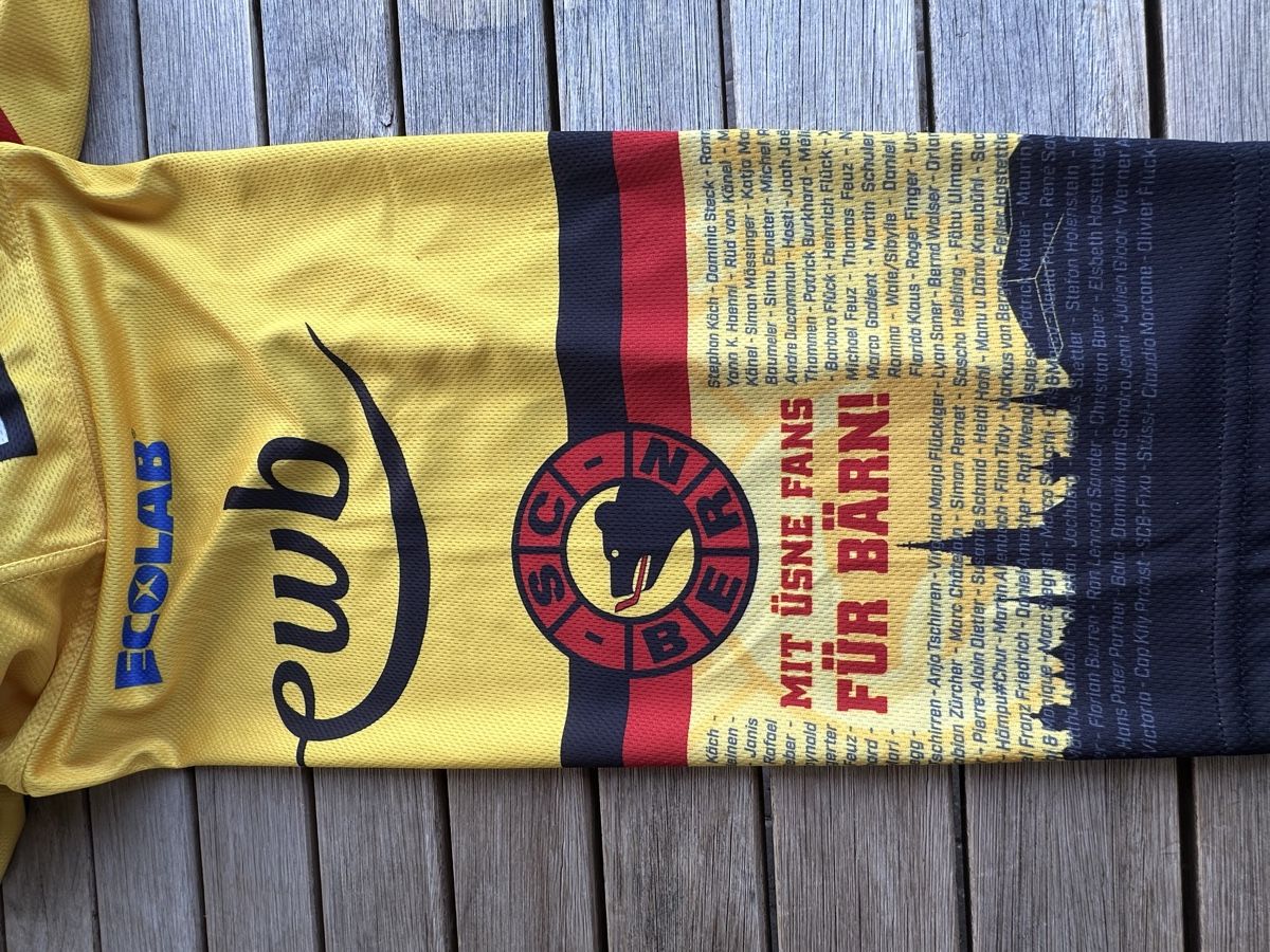 Maillots de corps & Pantalons: SC Bern Trikot Neu – Neuf avec emballage d'origine à Bolligen par naskapi 2