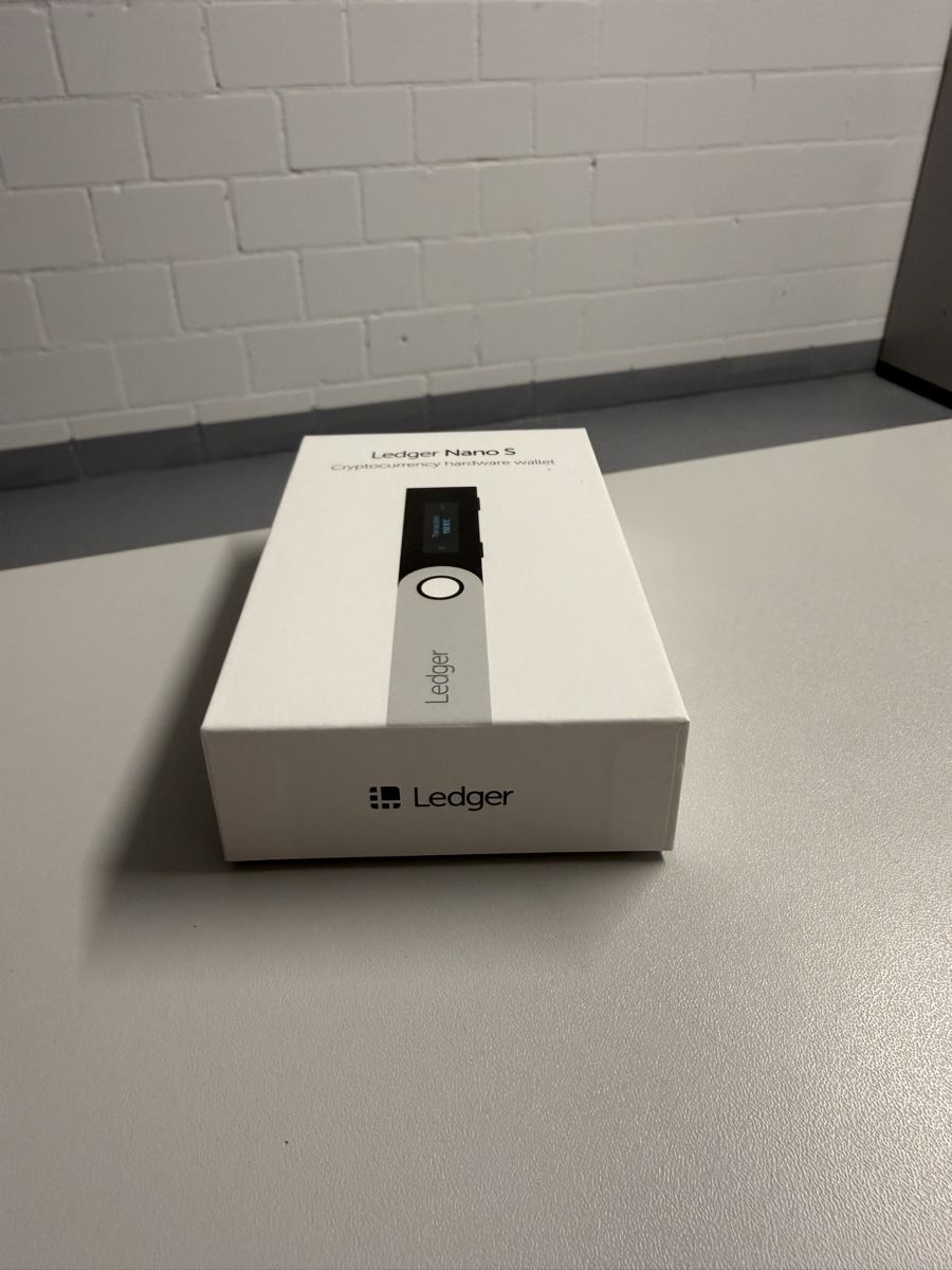 Chiavette USB: Ledger Nano S Kryptowährungs Hardware Wallet neuwertig – Nuovo e nell'imballaggio originale da Cham venduto da inf_fnd5 3