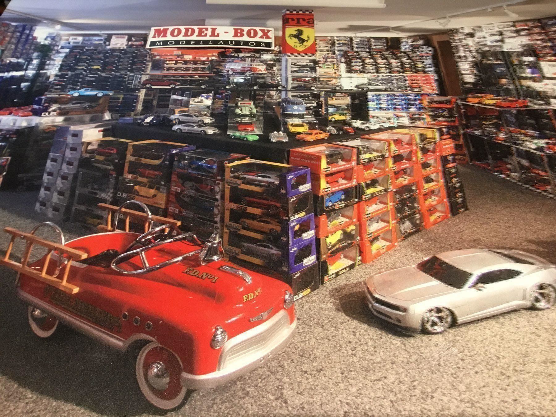 Porsche Modellini d'auto: Porsche 911 RSR 2.8 – Nuovo e nell'imballaggio originale da Erlenbach im Simmental venduto da Model_box 9
