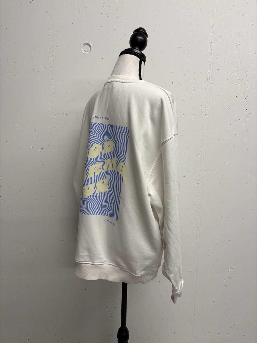 Maglioni & Felpe: Oh April Weisser Oversize Pullover Gr. M Sweatshirt – Usato da Regensdorf venduto da secondchancefashion
