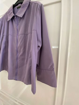 Extravagante must have edle Jacke/Bluse, lila, Gr. 44