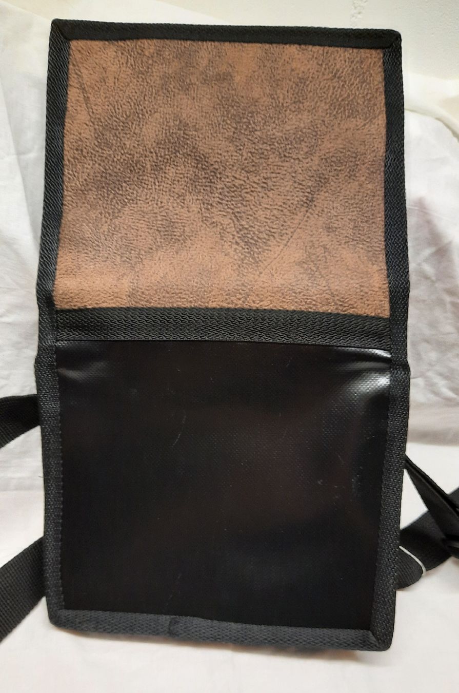 Sacs femmes: Blachenhandtasche mit Kunstleder neuCHF.28.00 – Neuf (Voir description) à Spreitenbach par Margot-09 1