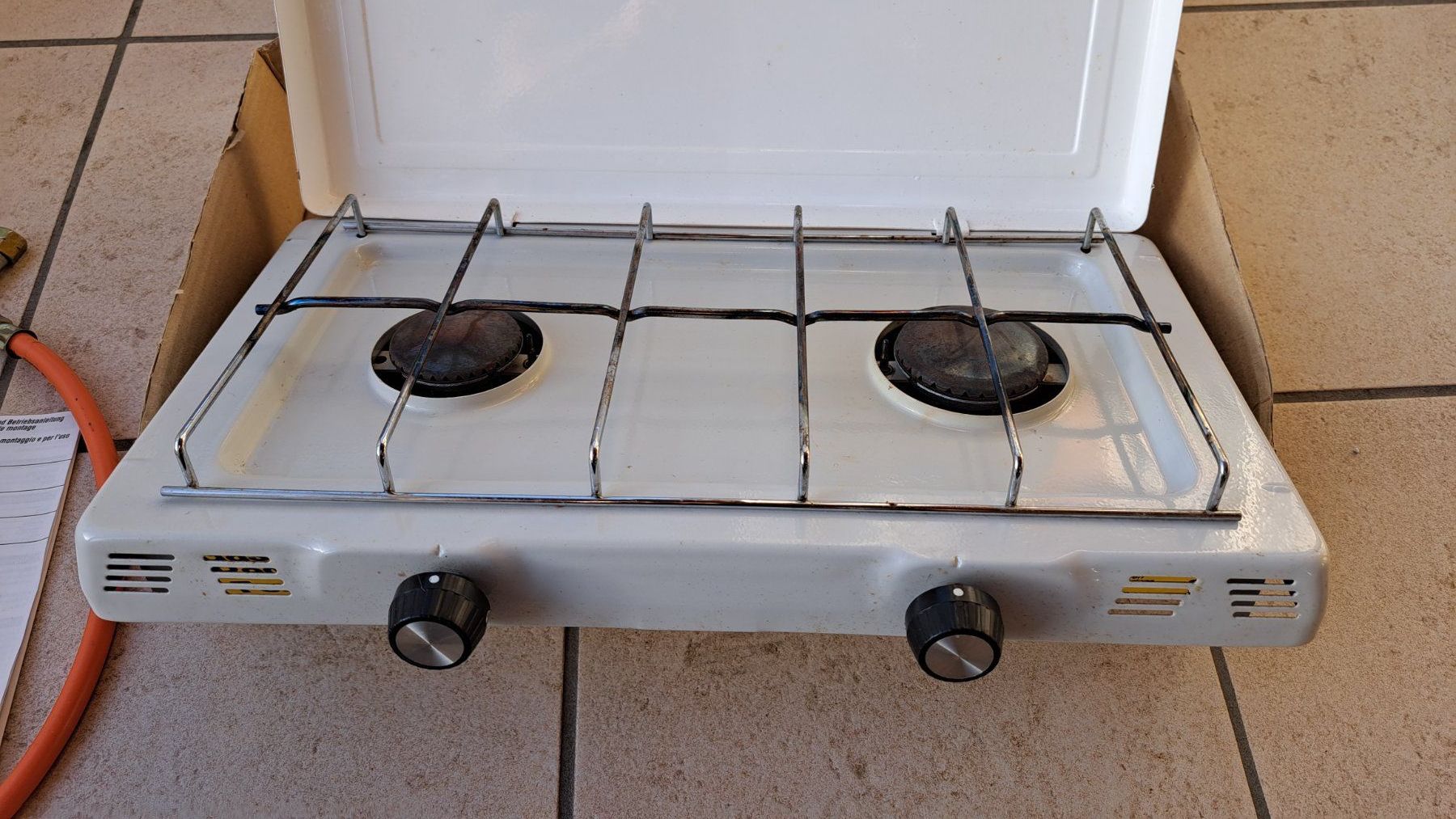 Elettrodomestici da cucina: Campingkocher + Pfannen + Gaslampe – Usato da Zwingen venduto da Tigertimmi 5