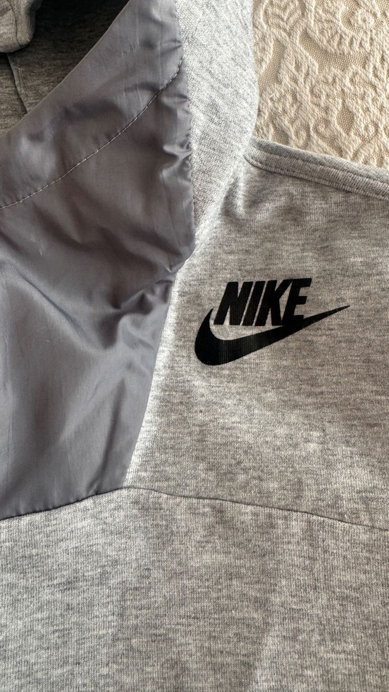 Nike Gilets: Nike Kapuzengilet grau Gr XS – Neuf (Voir description) à Hünenberg See par Schulers 1
