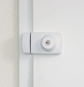 Abus Cadenas: ABUS Türzusatzschloss 7025 W – Neuf avec emballage d'origine à Kägiswil par nick333 1
