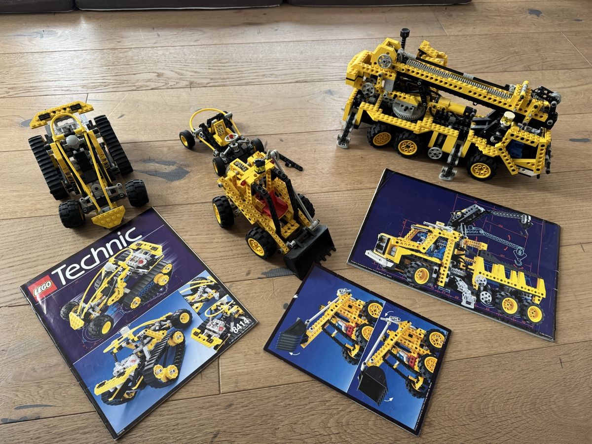 Lego Kit di costruzioni: Vintage Lego Technic Set: 8414, 8460, 8235 – Usato da Zug venduto da axx3l