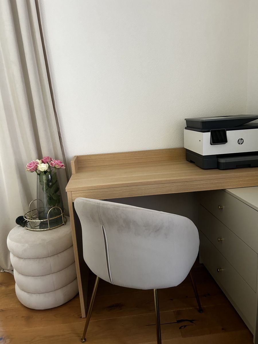 Bureaux: Schreibtisch mit kommode  – D'occasion à Grellingen par syl_t5wm 1