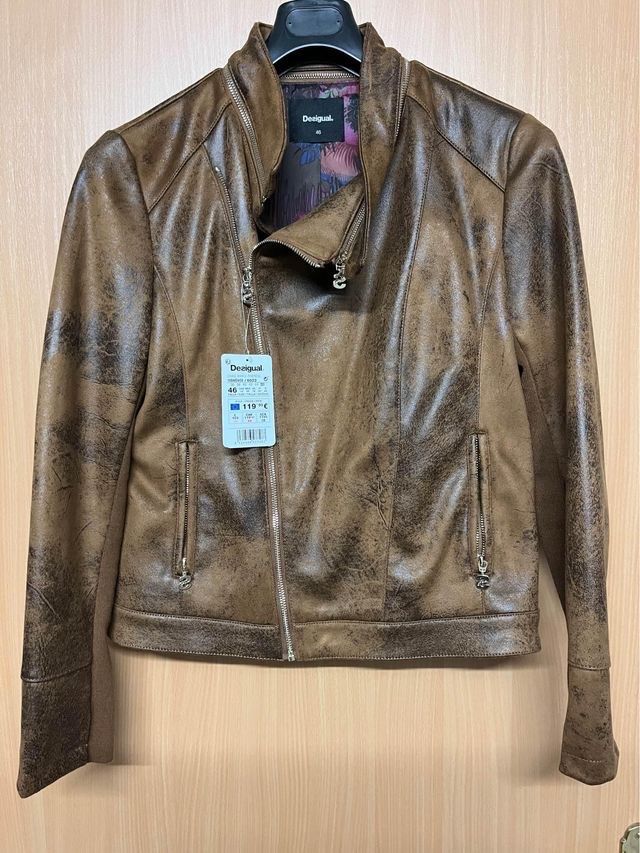 Desigual Jacken: Desigual Kunstlederjacke Gr. 46 braun neu – Neu (gemäss Beschreibung) aus Spreitenbach von Nucinul