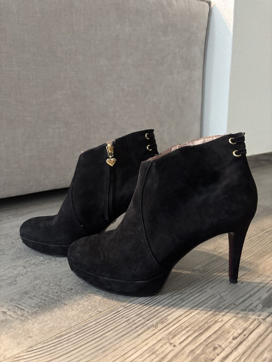 Tamaris Scarpe da donna: Bottines noires en daim, taille 40 – Nuovo (secondo la descrizione) da Savièse venduto da aly_zc2h 3