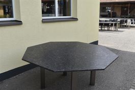 Granittisch achteckig 160 x 160 cm