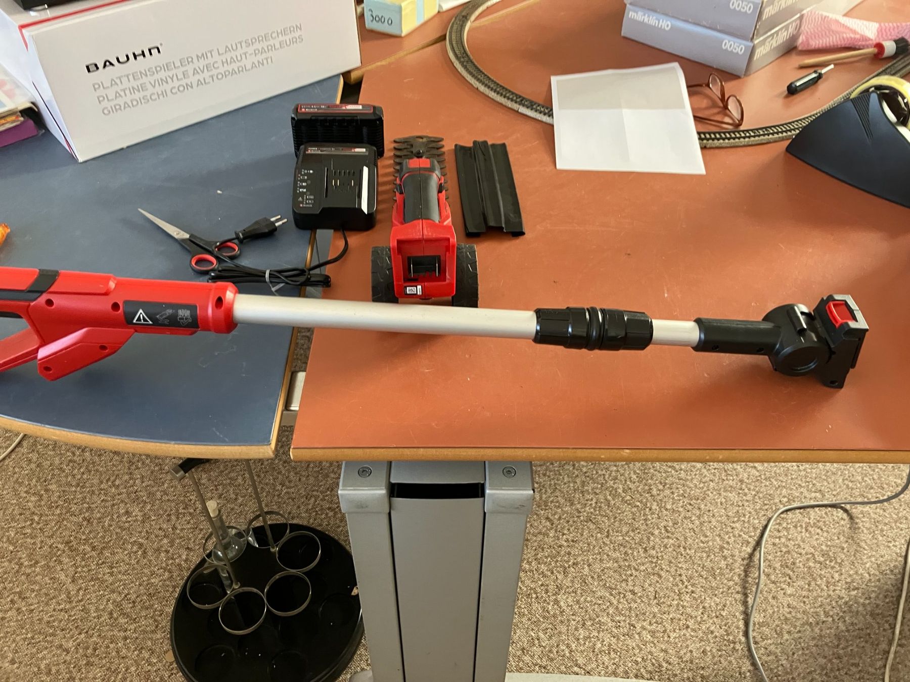 Einhell Tutti gli attrezzi: Einhell Akku Heckenschere mit Ladegerät und Akku – Usato da Aadorf venduto da heiluz15 2