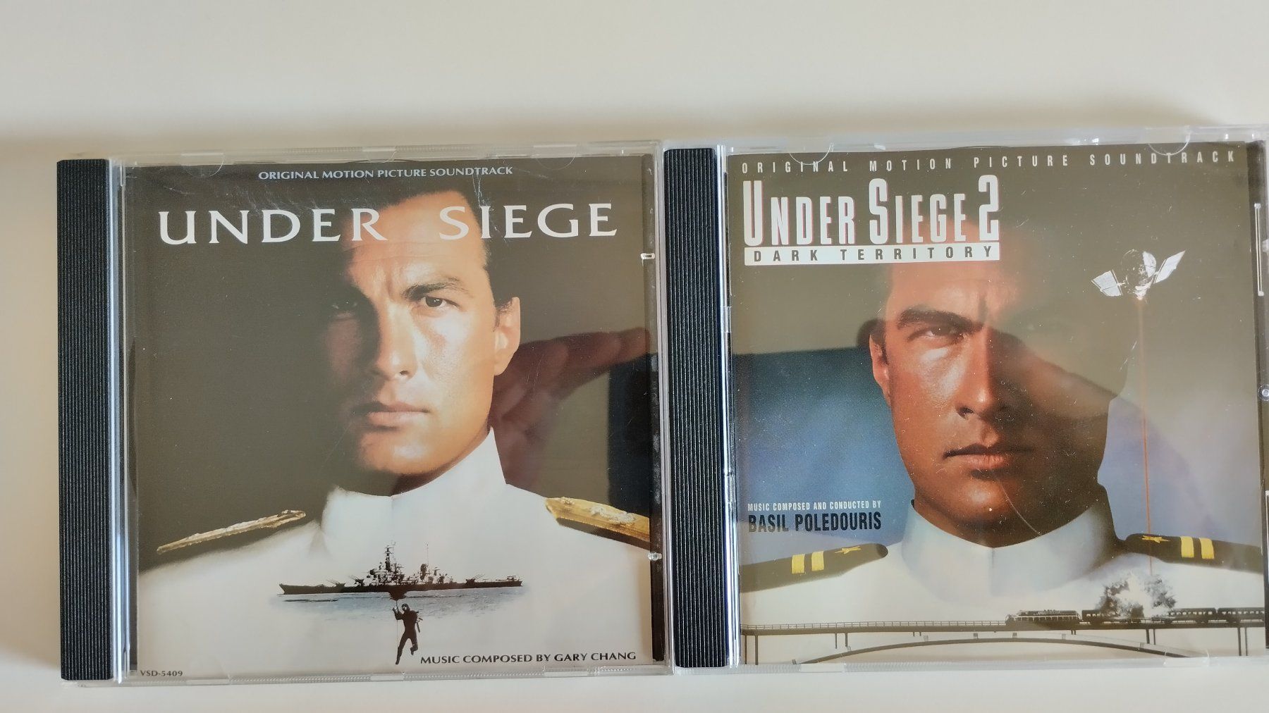 CDs: UNDER SIEGE 1 + 2 CD SOUNDTRACK – Gebraucht aus Basel von Bal-Sagoth