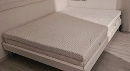 Lit + sommier + matelas 160 x 200 (sans surmatelas!)