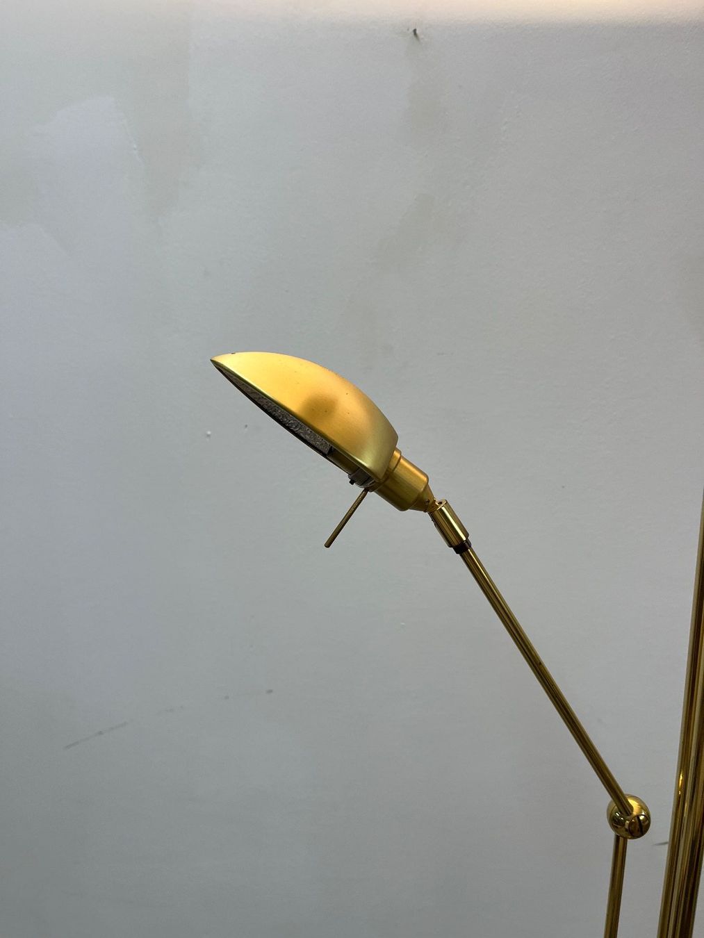 Lampen: JJS Designer Messing Halogenstehleuchte – Gebraucht aus Zürich von Levelart 1