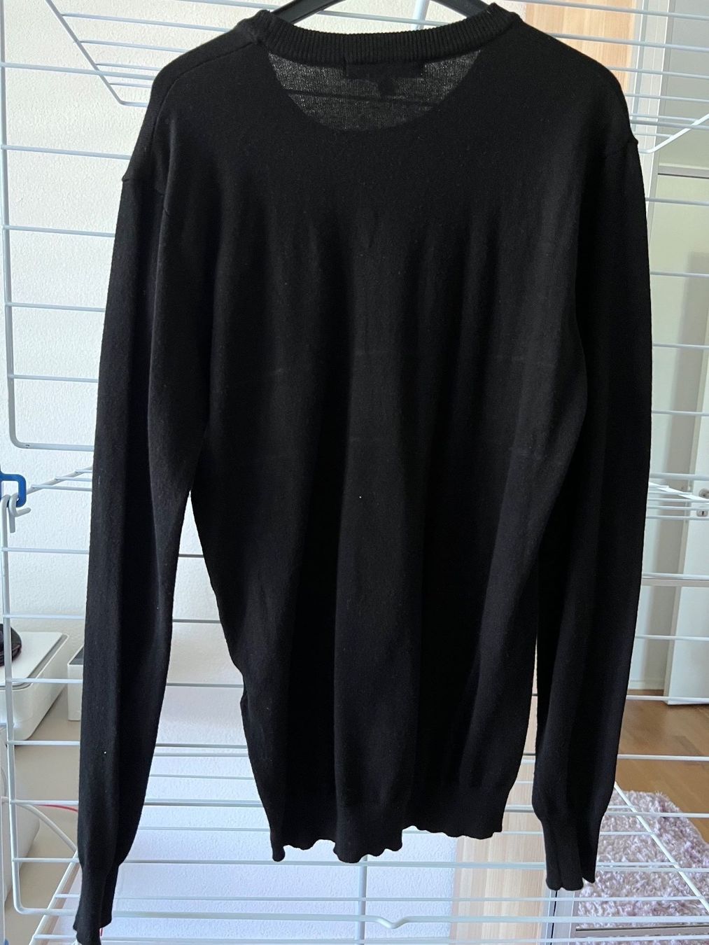 Pulls & Sweat-shirts: Pullover Gr M mit Schmuck – D'occasion à Dübendorf par karim1409 2