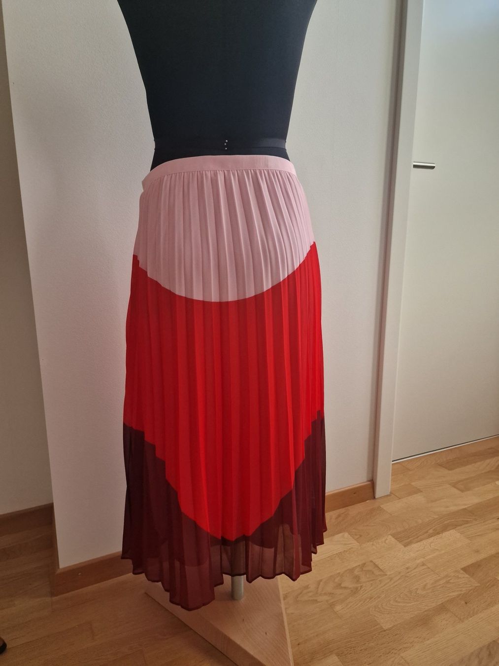 Tom Tailor Gonne: Tom Tailor Plissee Jupe – Usato da Zürich venduto da ale_bg2x 2