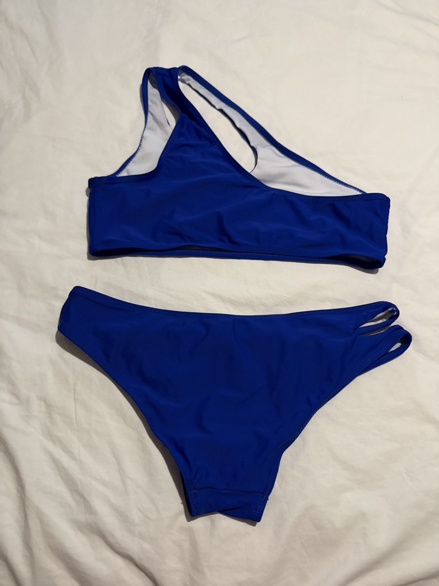 Costumi da bagno & Bikini: Bikini mit 2 unteren Teilen – Nuovo (secondo la descrizione) da Dübendorf venduto da kat_gxm9 5
