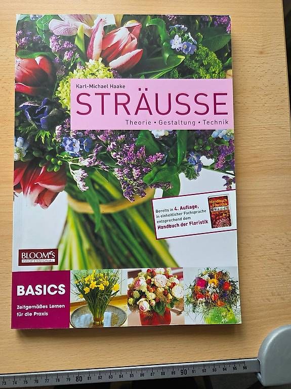 Livres: Sträusse, Blooms – Neuf avec emballage d'origine à Köniz par Vieles_Vani