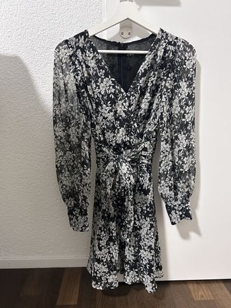 Zara Kleid Blumenmuster
