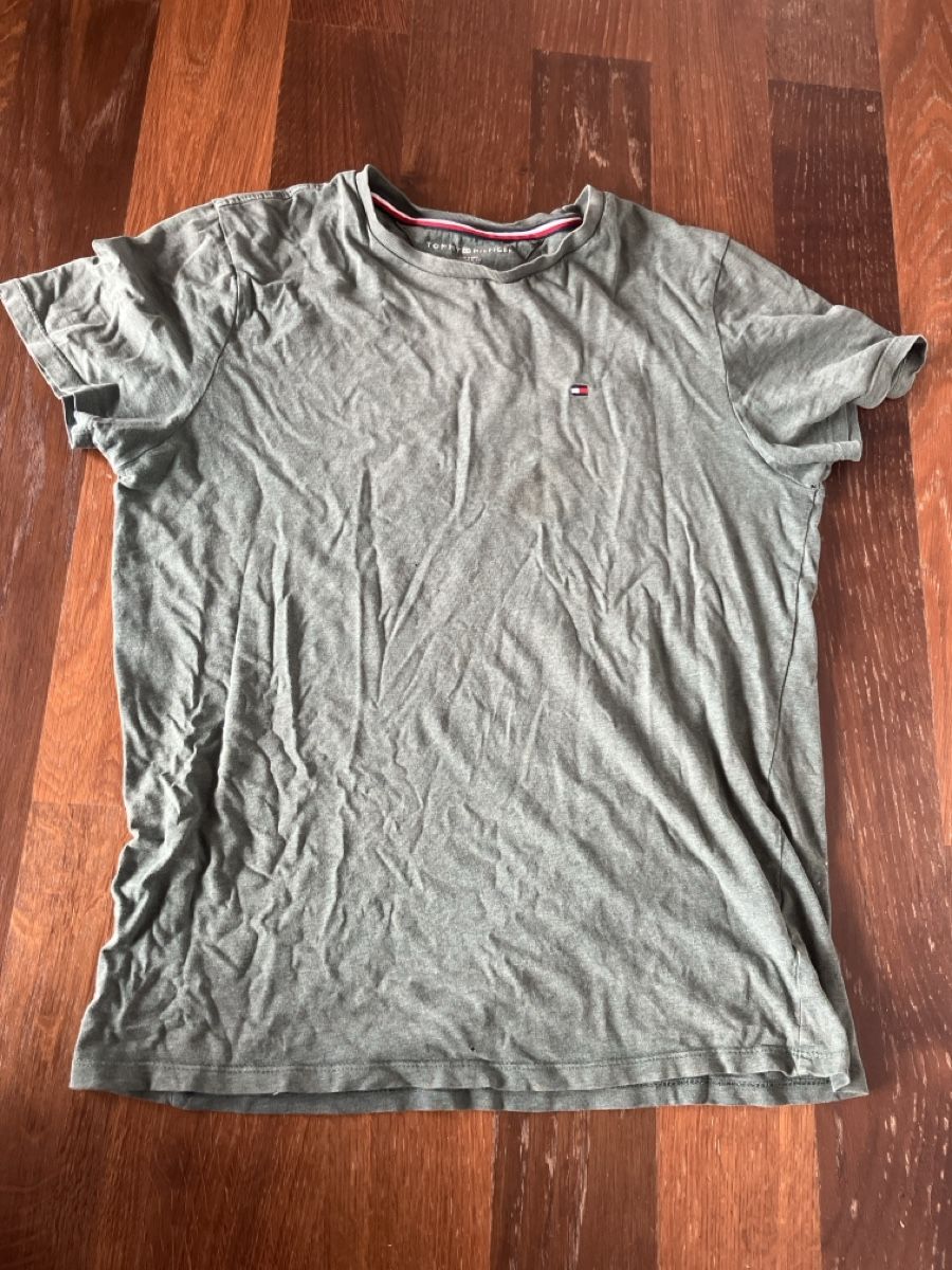 Tommy Hilfiger T-shirt: Tommy Hilfiger T-Shirt – Usato da Unterstammheim venduto da dbo_5dgb