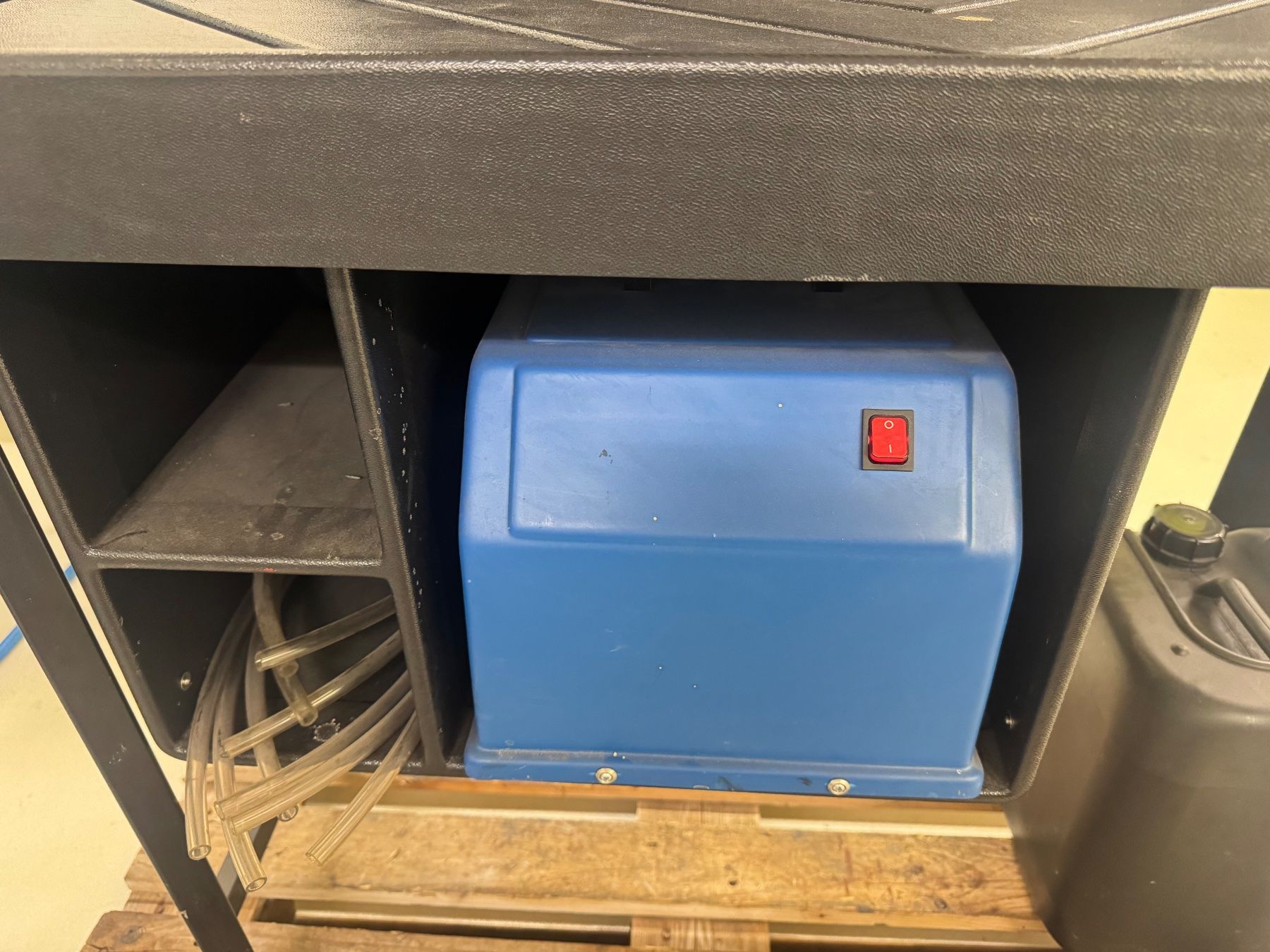 Alle Werkzeuge: Batterie Befüllstation – Gebraucht aus Bern von Materialboerse_IgF 2