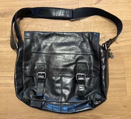 Tasche aus schwarzem Leder „Fossil“
