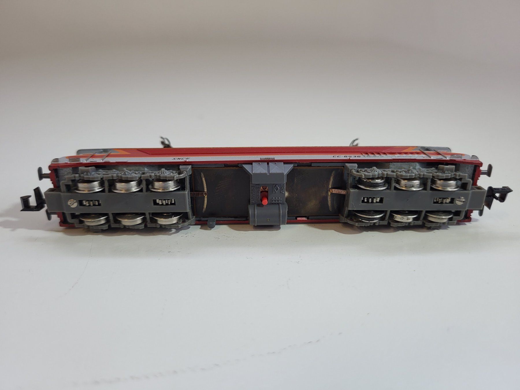 Trix Modellini di ferrovie: Minitrix ? 2084 Elektrolok SNCF CC 6536 – Usato da Brügg BE venduto da POU-BELLE 3