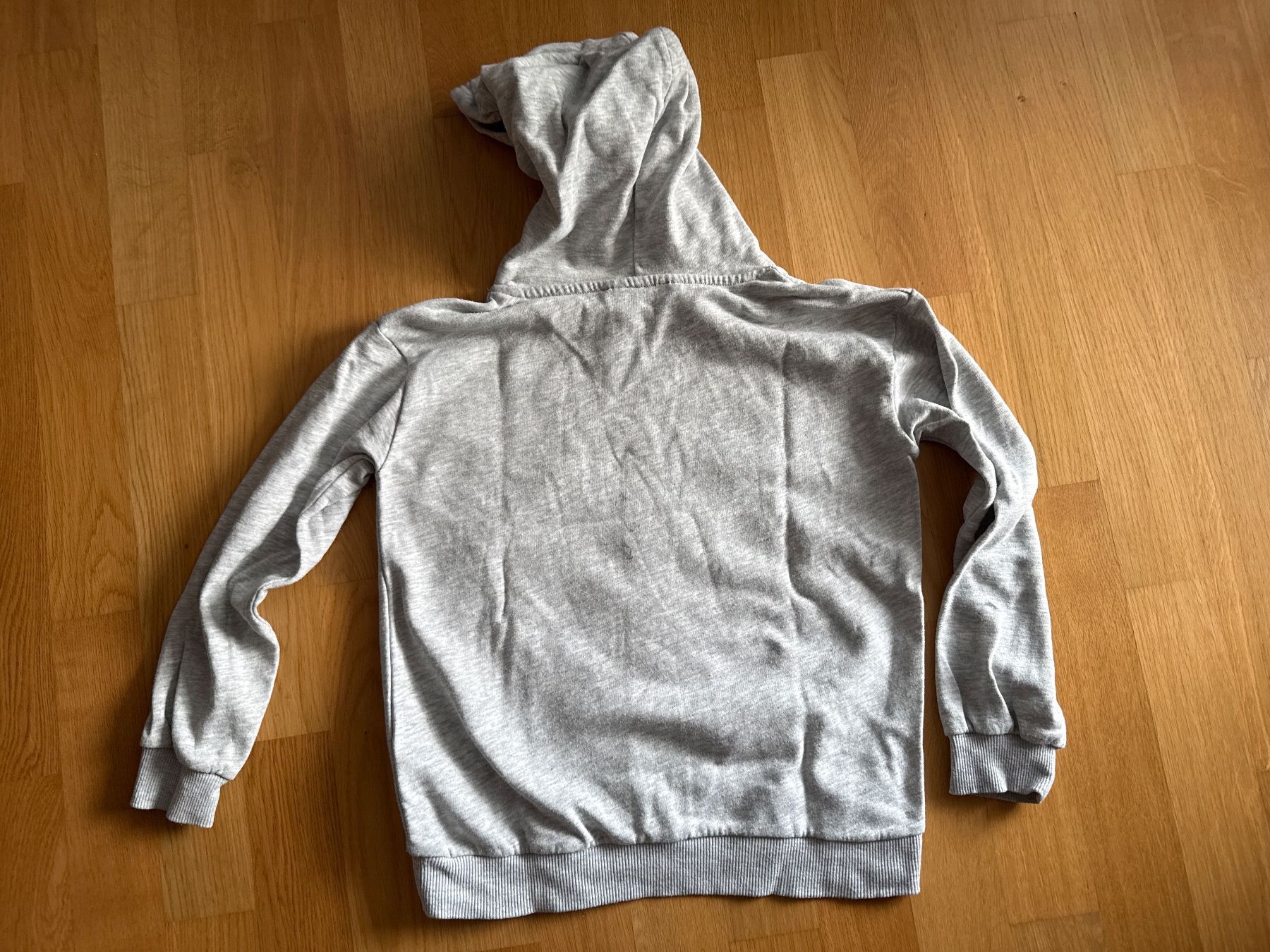 H&M Maglioni & Felpe: Kaputzenpullover Gr. 134/140 – Usato da Zürich venduto da Lucinka21 1