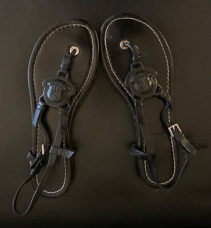 Scarpe da donna: Moncler Ledersandalen / 38 – Usato da Bern venduto da Nici2210 1