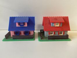 Zwei kleine Einfamilienhäuser in Spur N