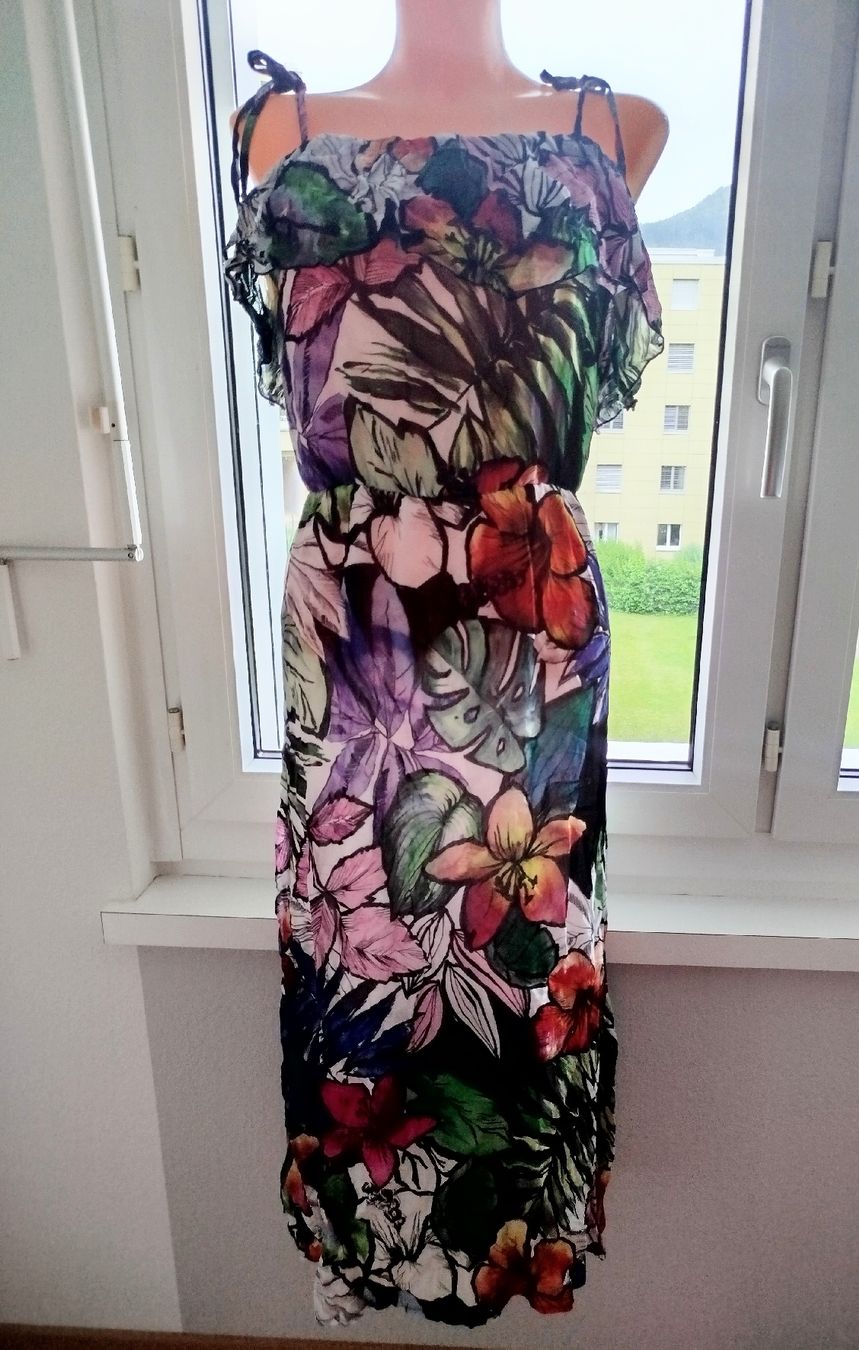 Robes: Sommerkleid mit Blumenmuster, Größe 40 – D'occasion à Wauwil par Sanczeza 4