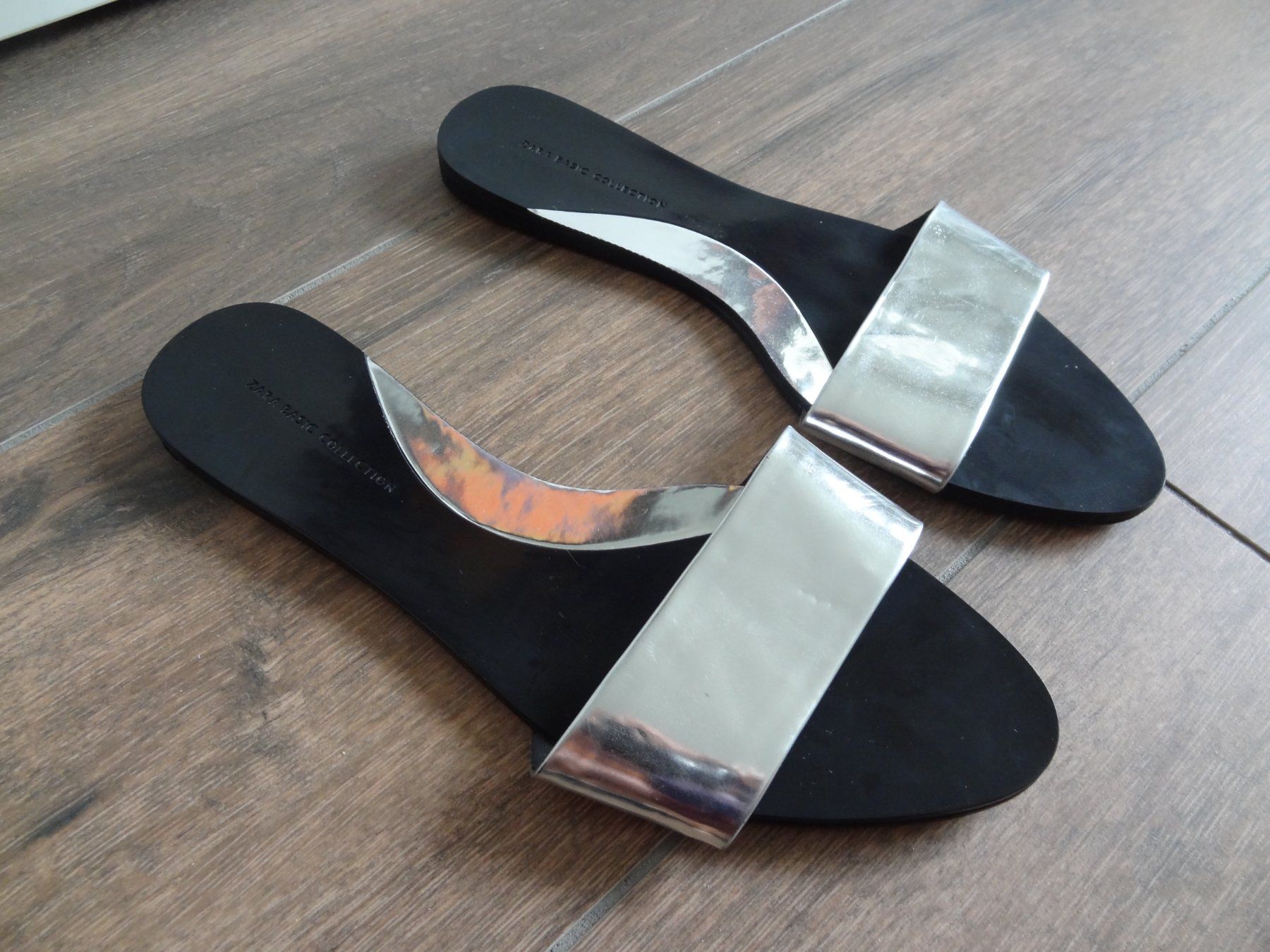 Zara Damenschuhe: Zara Sandales Plates Argentées Taille 39 – Gebraucht aus Satigny von salvatore73 2