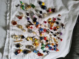 Lego  viele Figuren Teile Kôrper und andere