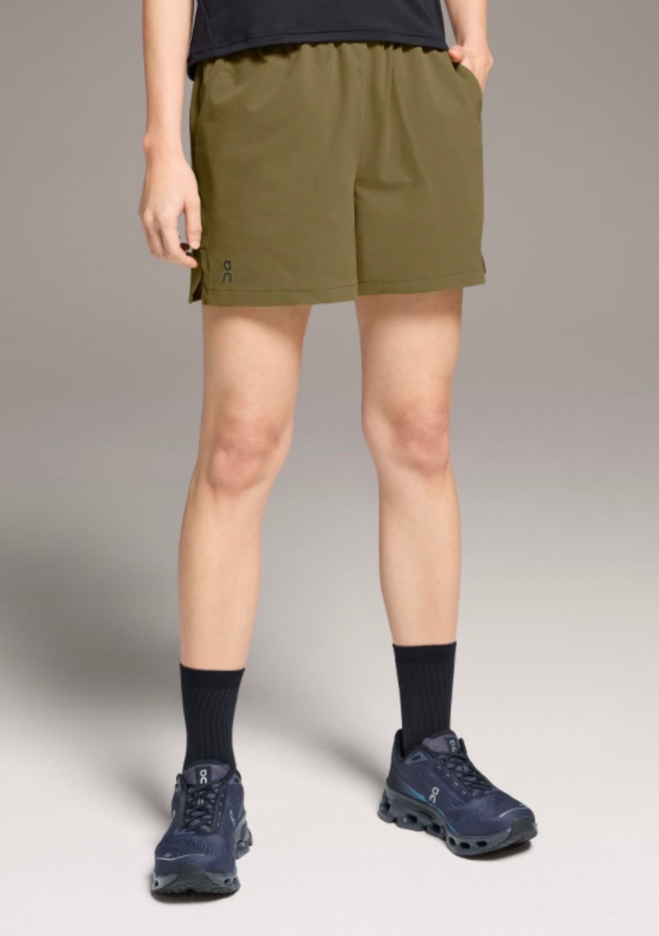 Hosen: On Focus Shorts Damen Grösse M – Neu und originalverpackt aus Zürich von z00mie