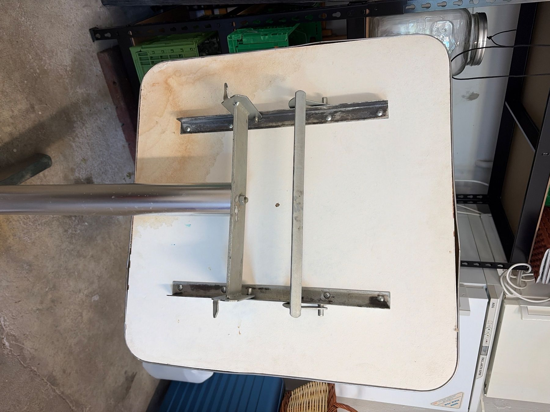 Tavoli: Metal table – Usato da Oberglatt ZH venduto da Sara.paolo 2