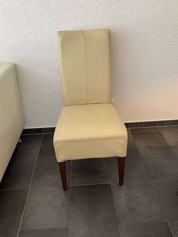 Chaises: Lederstuhl CHF 80 pro Stück – D'occasion à Pfäffikon SZ par hejaeggi 1
