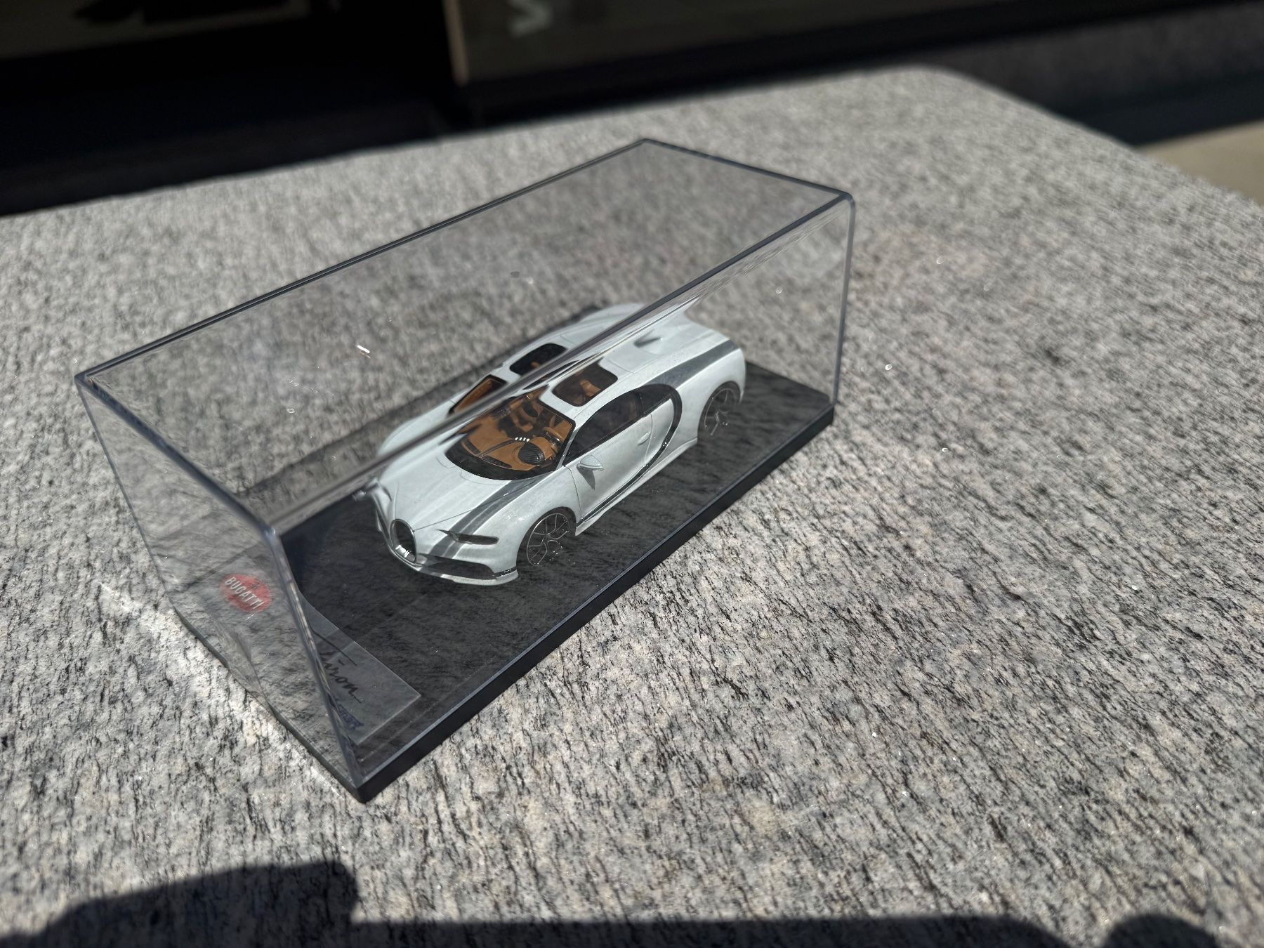 LookSmart Modellini d'auto: Looksmart LS494A 1:43 Bugatti Chiron Sky View NO MIRROR – Difettoso da Chiasso venduto da Carrara-Modellismo 4