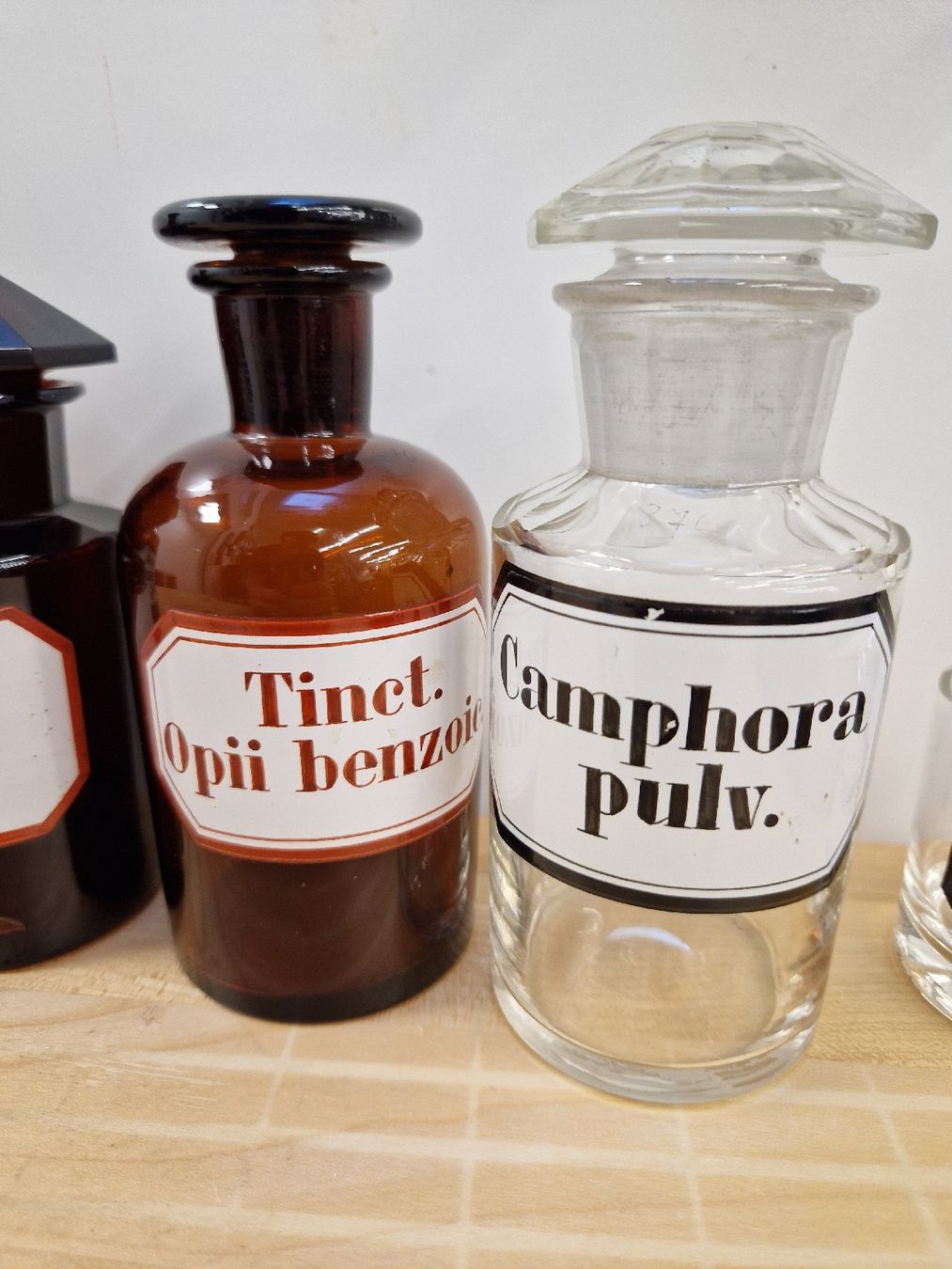 Gläser: 8 alte Apotheker Flaschen Glas – Gebraucht aus Rieden AG von  6