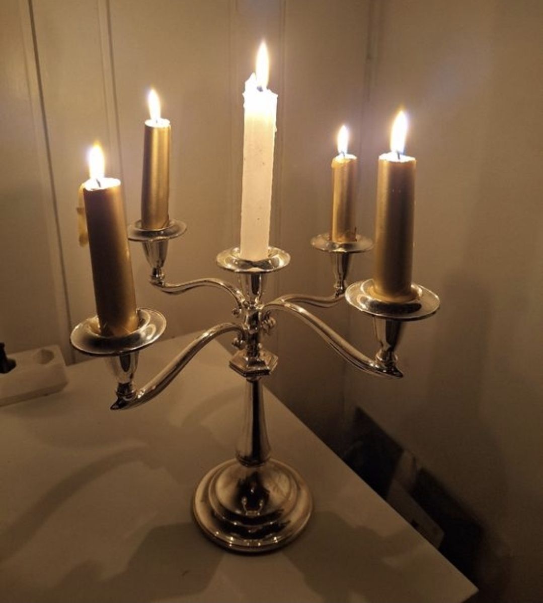 Portacandele: Candelabre 5 branches bon état – Usato da Tannay venduto da v1n1p00h