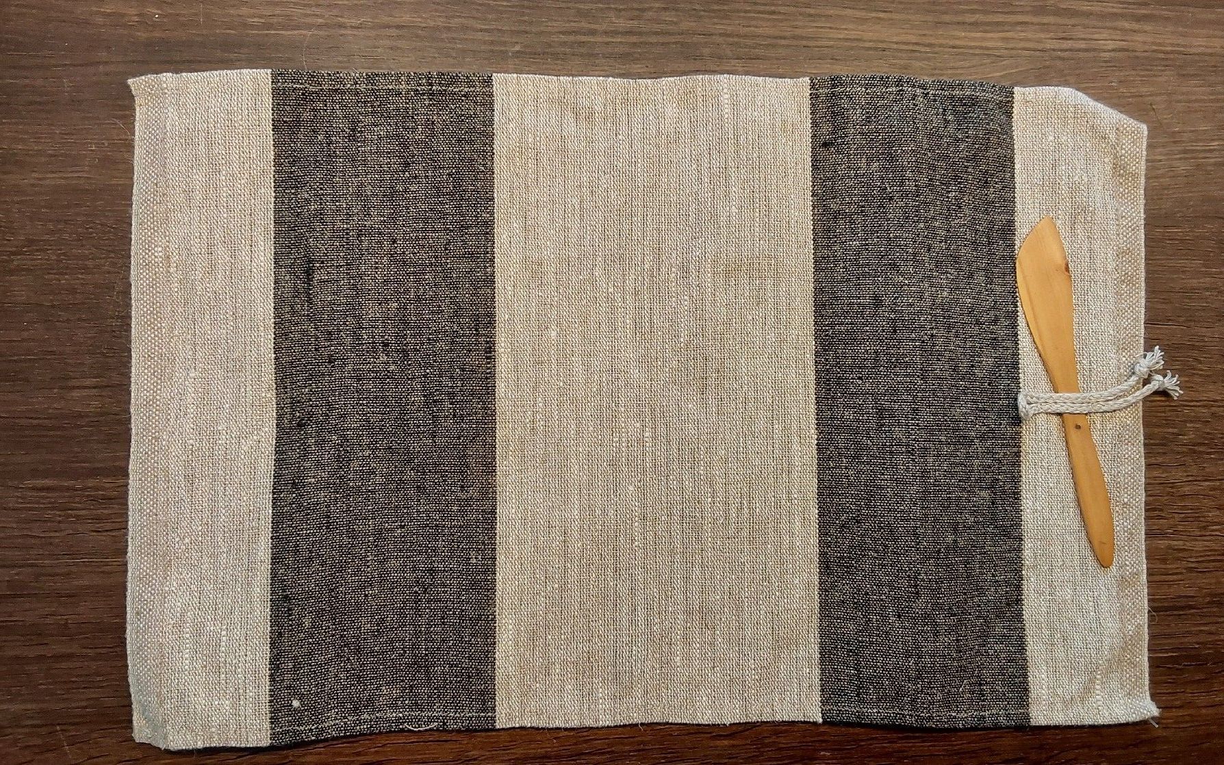 Altra biancheria da tavola: 2 Tischsets Sandra Baumane mit Holzmesser neu – Nuovo e nell'imballaggio originale da Köniz venduto da scopello12 1